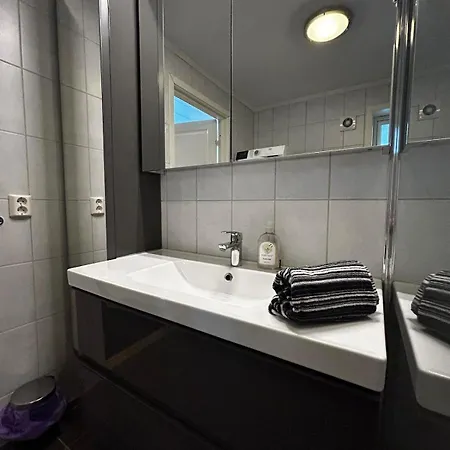 Apartment Great Newly Renovated With 6 Beds *