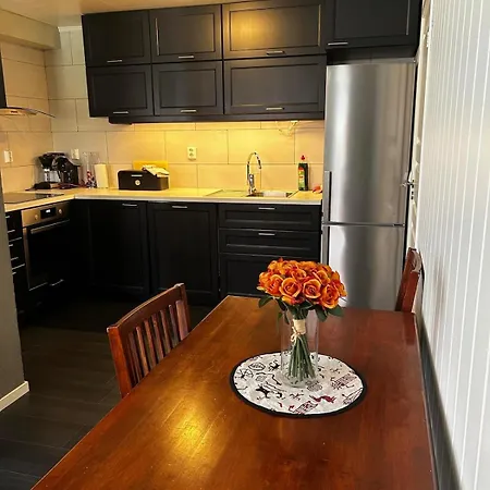 Great Newly Renovated With 6 Beds Apartment