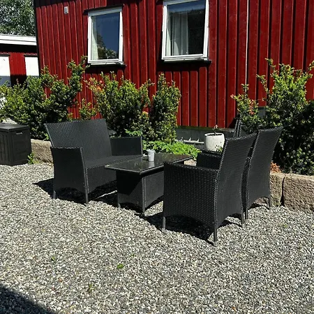 Great Newly Renovated With 6 Beds Apartment *