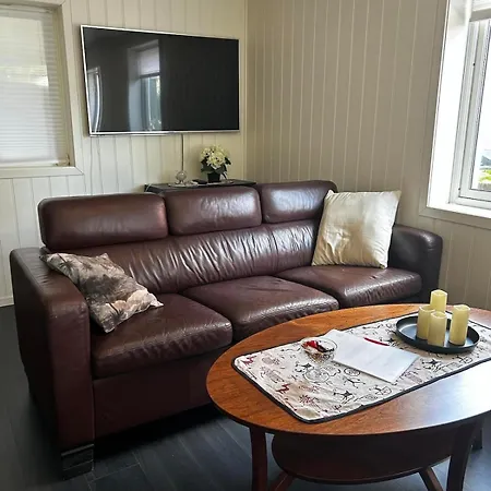 Great Newly Renovated With 6 Beds *